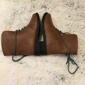 Etc. Woman’s size 9 faux leather boots brown with teal inside wrap aroun…